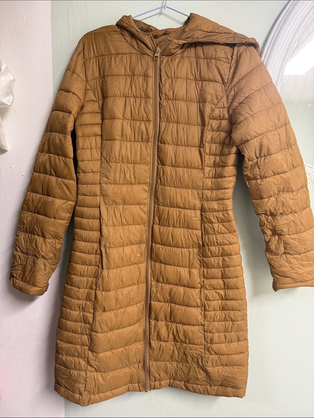 Women's Ultra Lightweight Hooded Foldable Puffer Coat in Camel